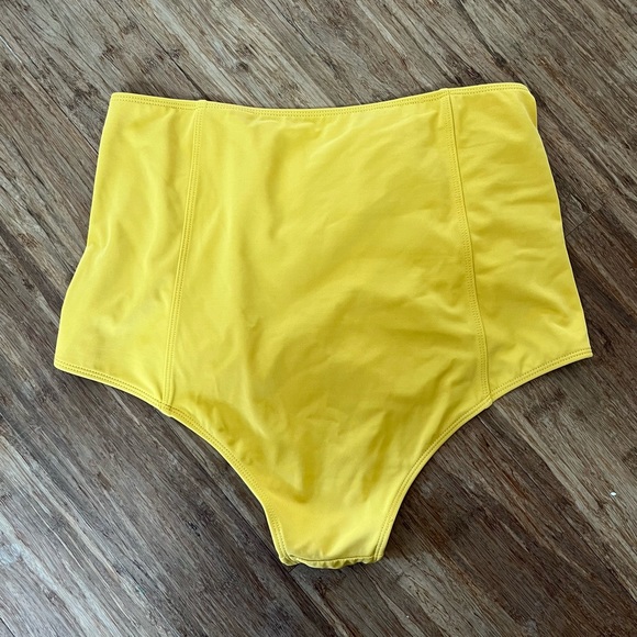 Kortni Jeane 3D Floral Swimsuit Bottoms, Sz L - Picture 2 of 5